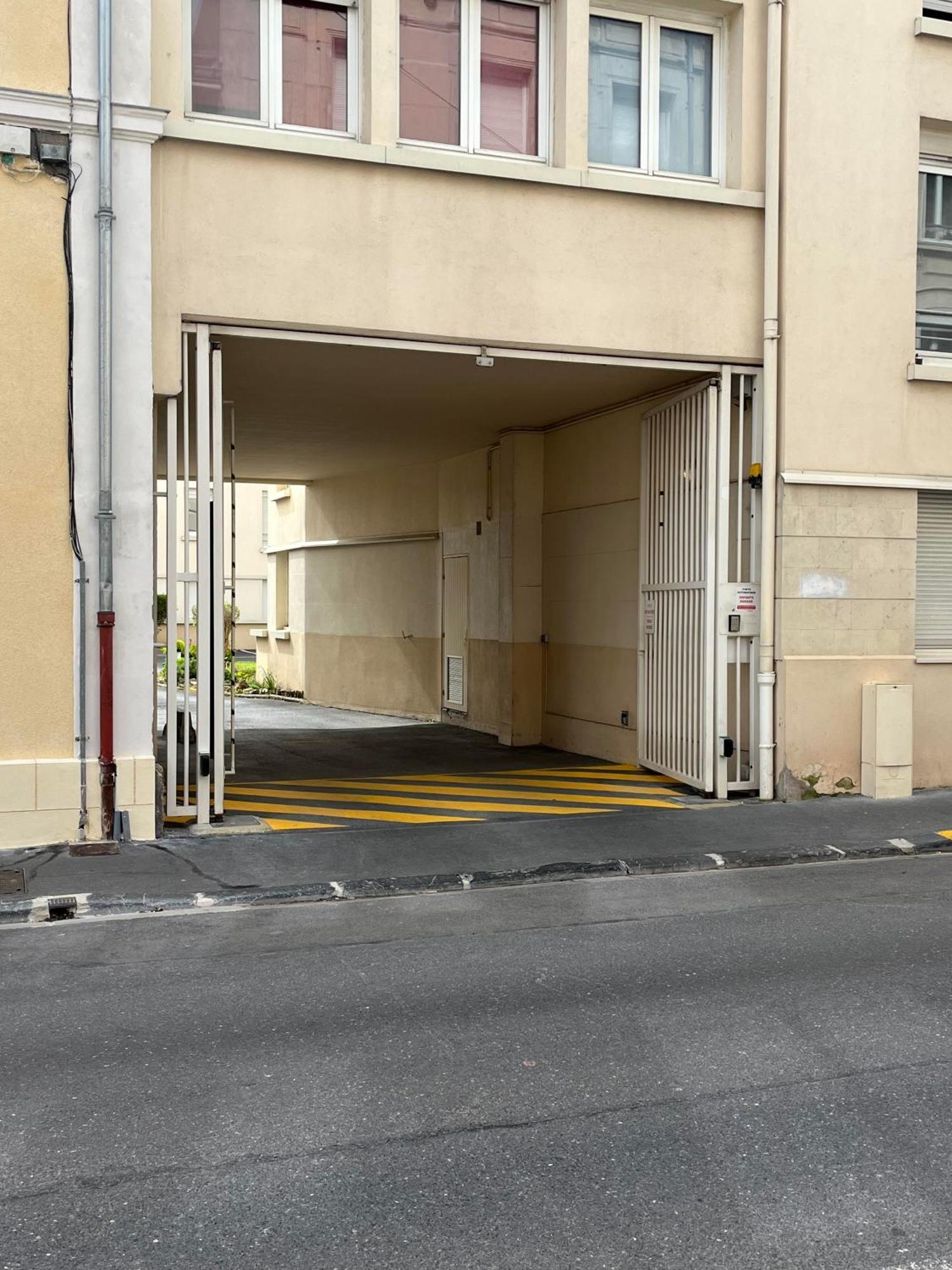 Julia Home, Madamedemconciergerie Reims Exterior photo